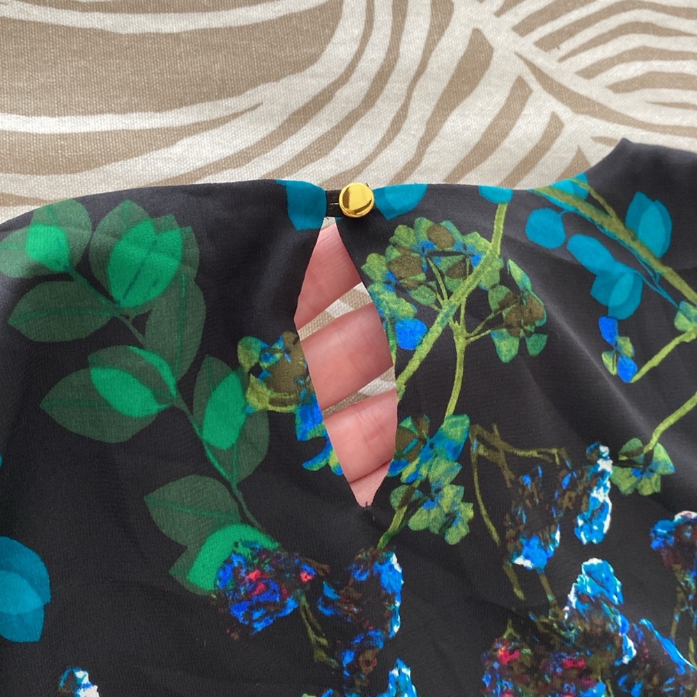 CALVIN KLEIN blouse - Picture 8 of 8